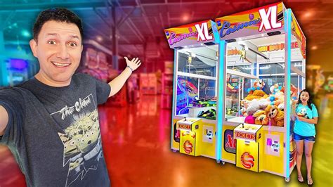 lulu chu arcade machine|Playing EVERY Claw Machine in this HUGE Arcade!.